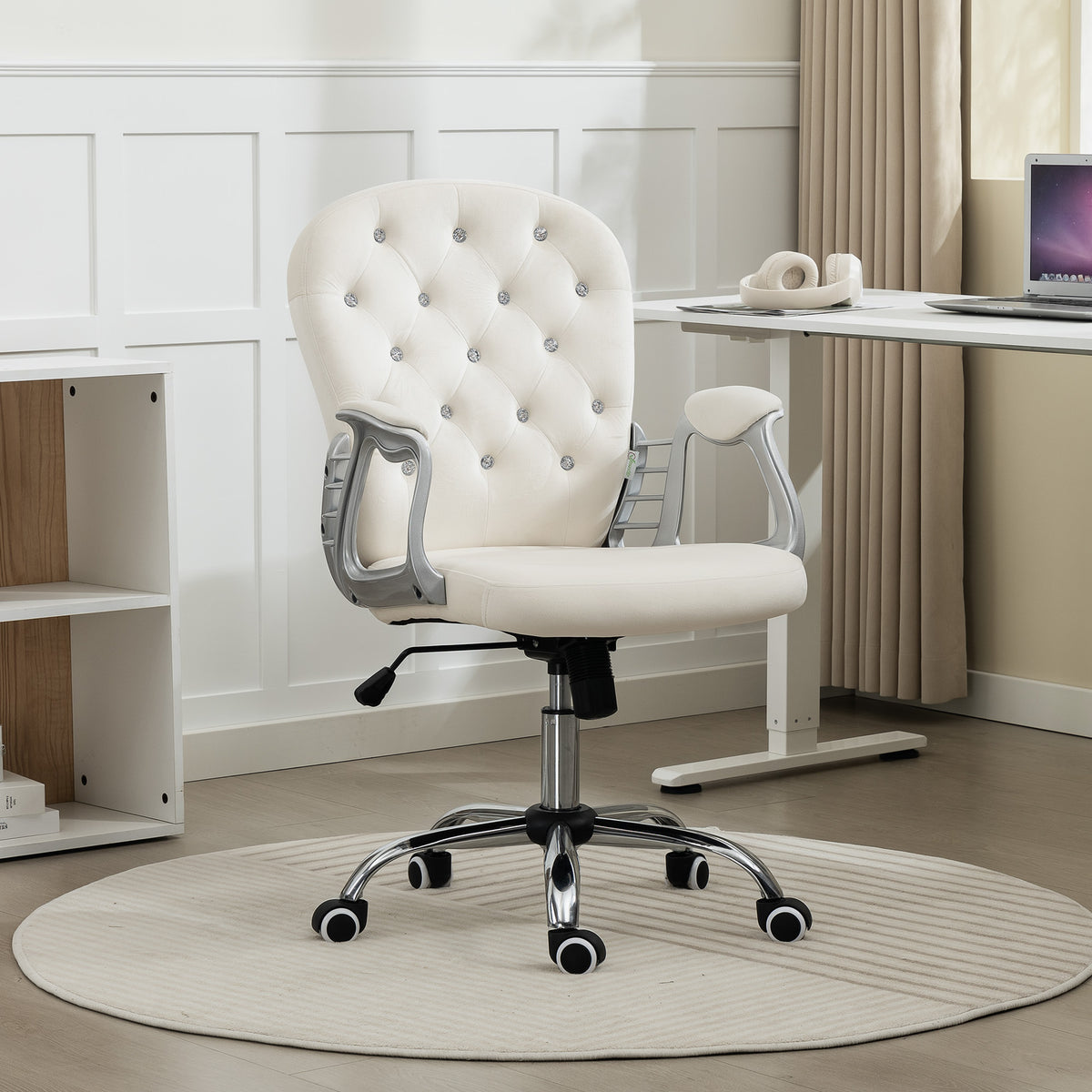 Chaise de bureau avec hauteur réglable et dossier capitonné, blanc crème