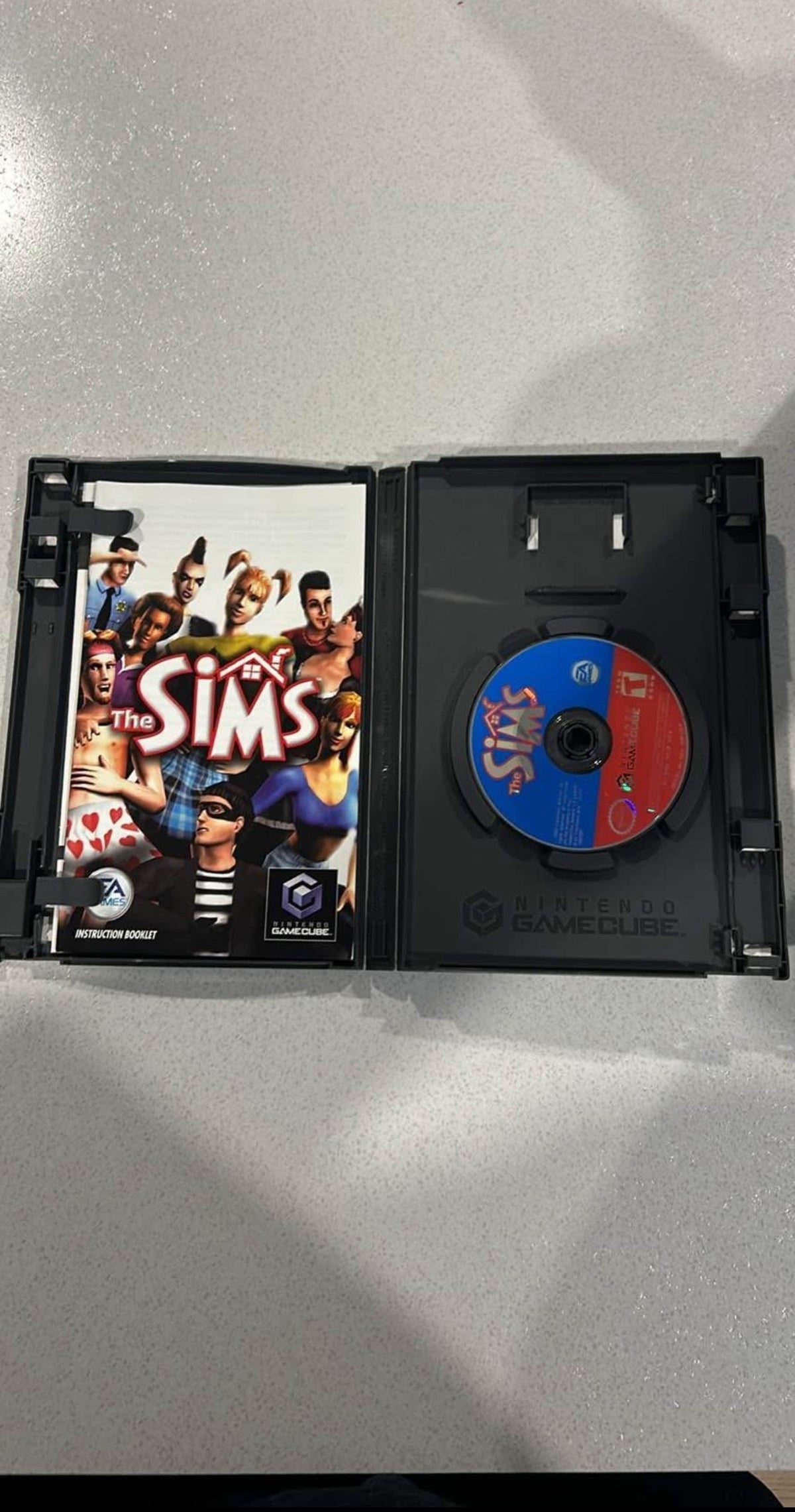 Les Sims GameCube - boitier ouvert vue 2
