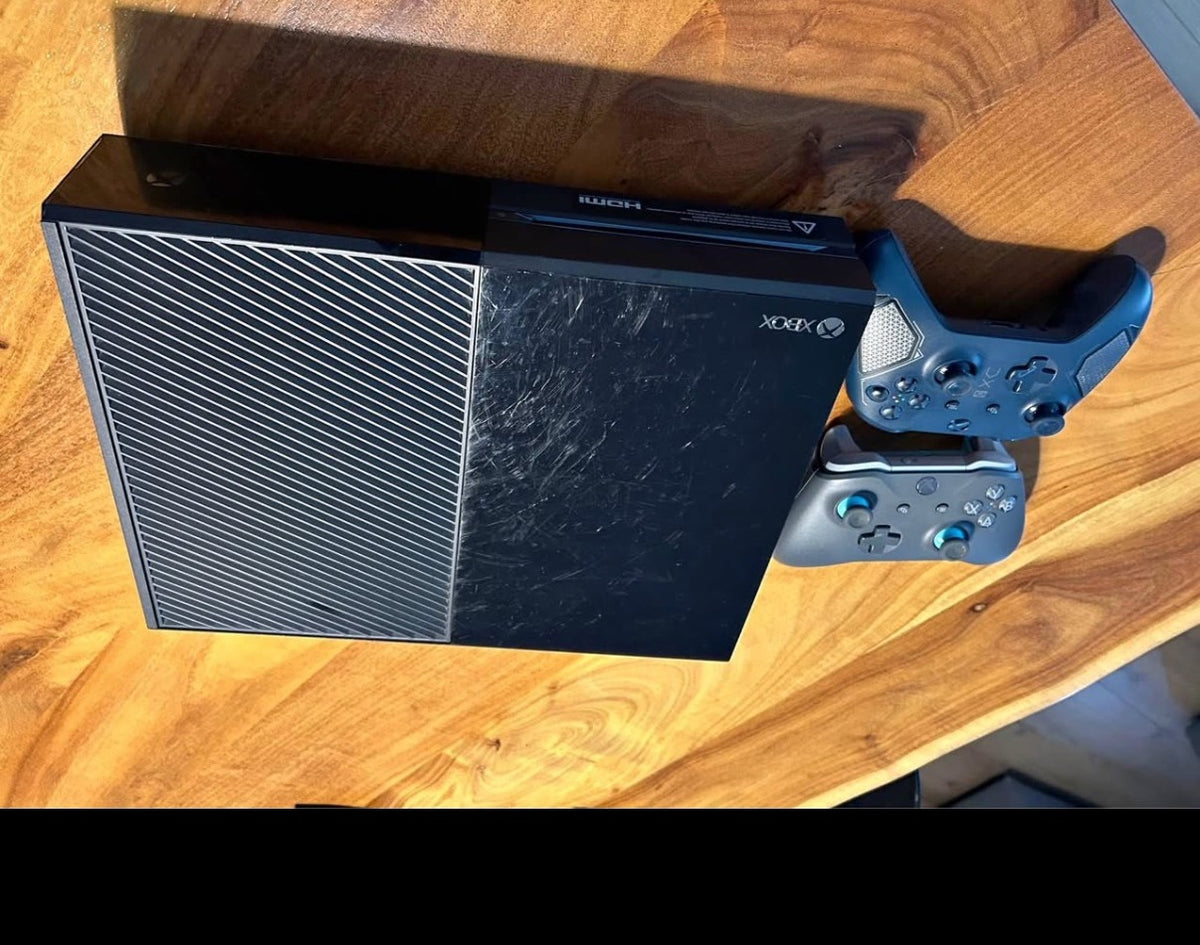 Console Xbox One 500 Go avec 2 manettes